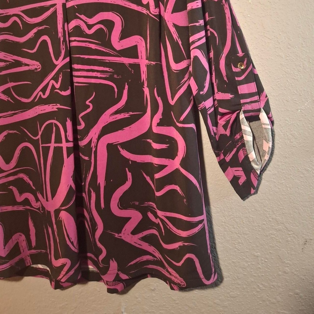 Black and Pink abstract print blouse - Picture 4 of 7